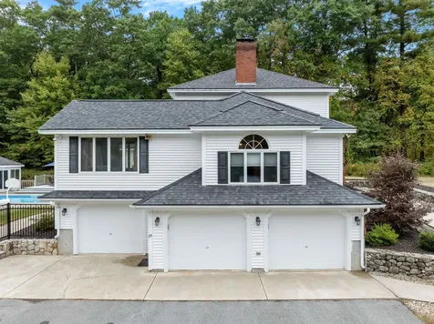 29 Spring Street Pelham NH 03076