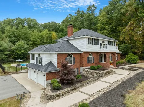 29 Spring Street Pelham NH 03076