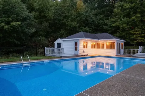 29 Spring Street Pelham NH 03076