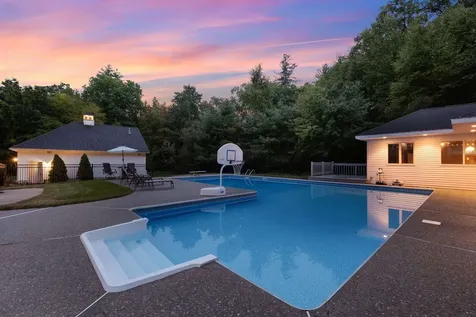 29 Spring Street Pelham NH 03076