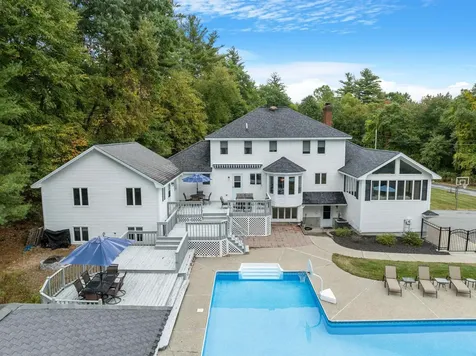 29 Spring Street Pelham NH 03076