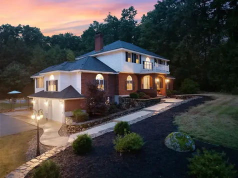 29 Spring Street Pelham NH 03076