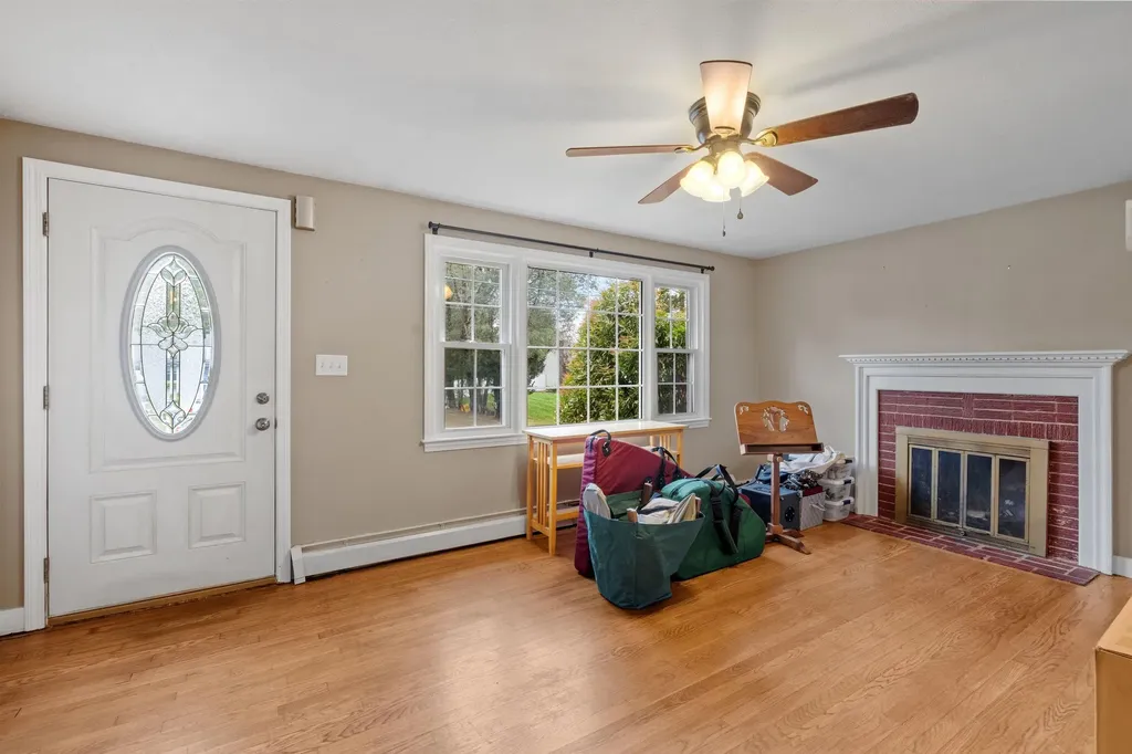 6 Robert Street Franklin NH 03235