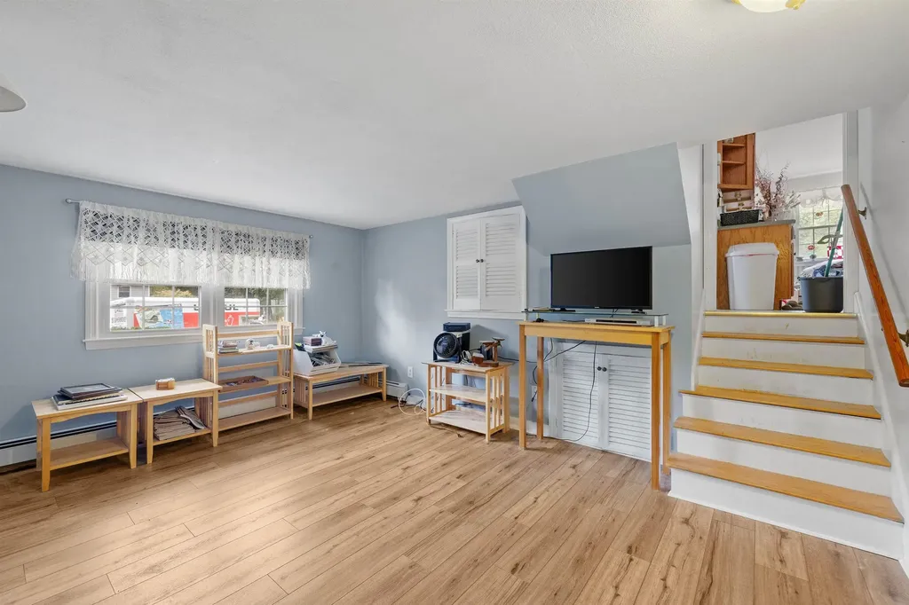 6 Robert Street Franklin NH 03235