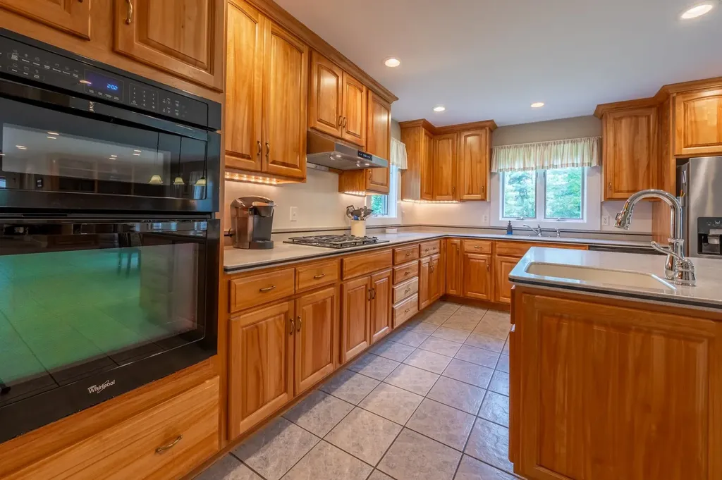 114 Stonebridge Road Wilmot NH 03287