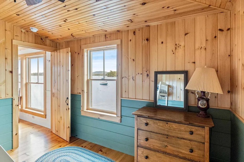 82 North Road Ferrisburgh VT 05473