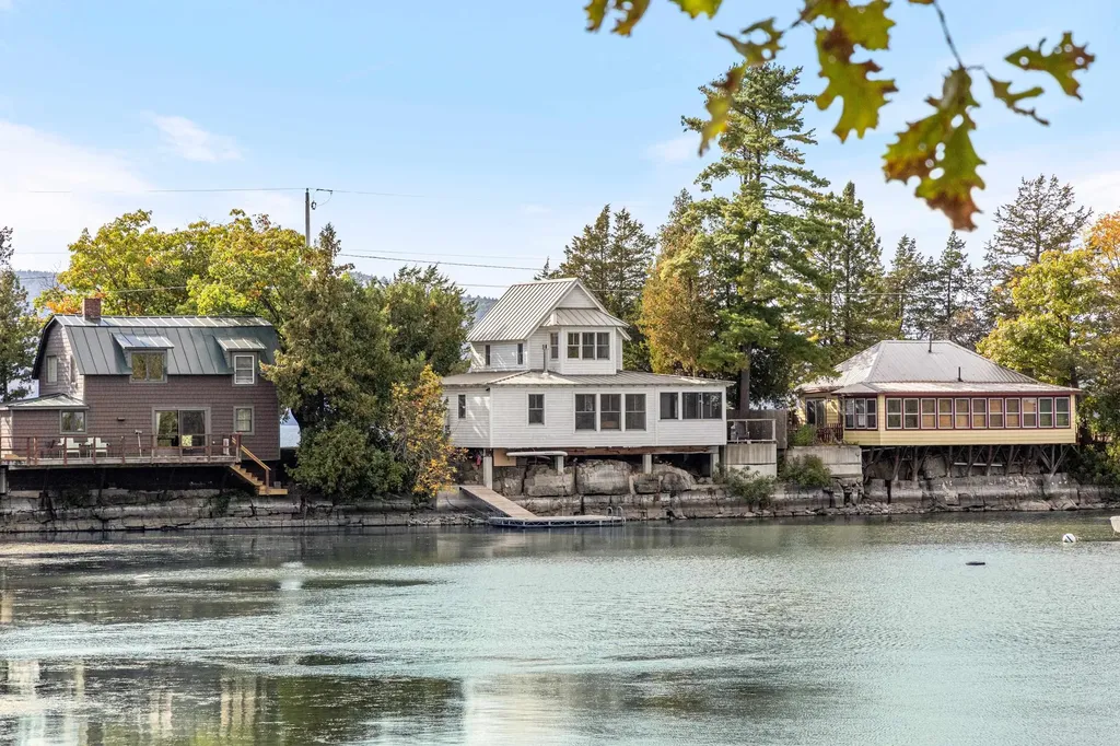 82 North Road Ferrisburgh VT 05473