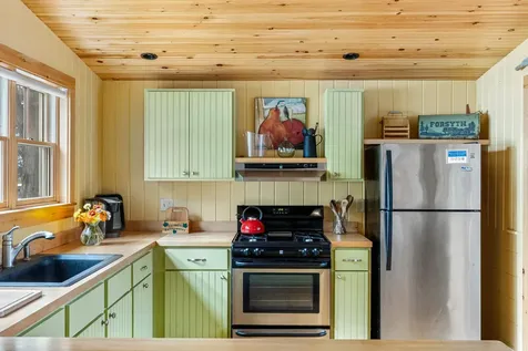 82 North Road Ferrisburgh VT 05473