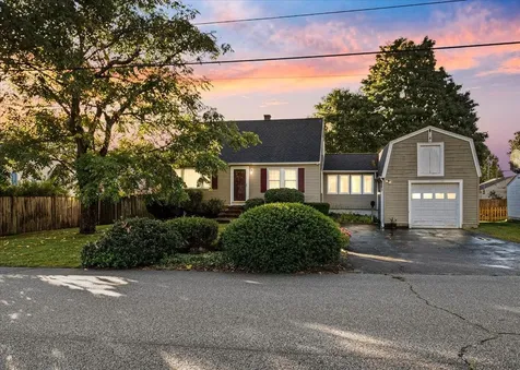 17 Douglass Way Exeter NH 03833