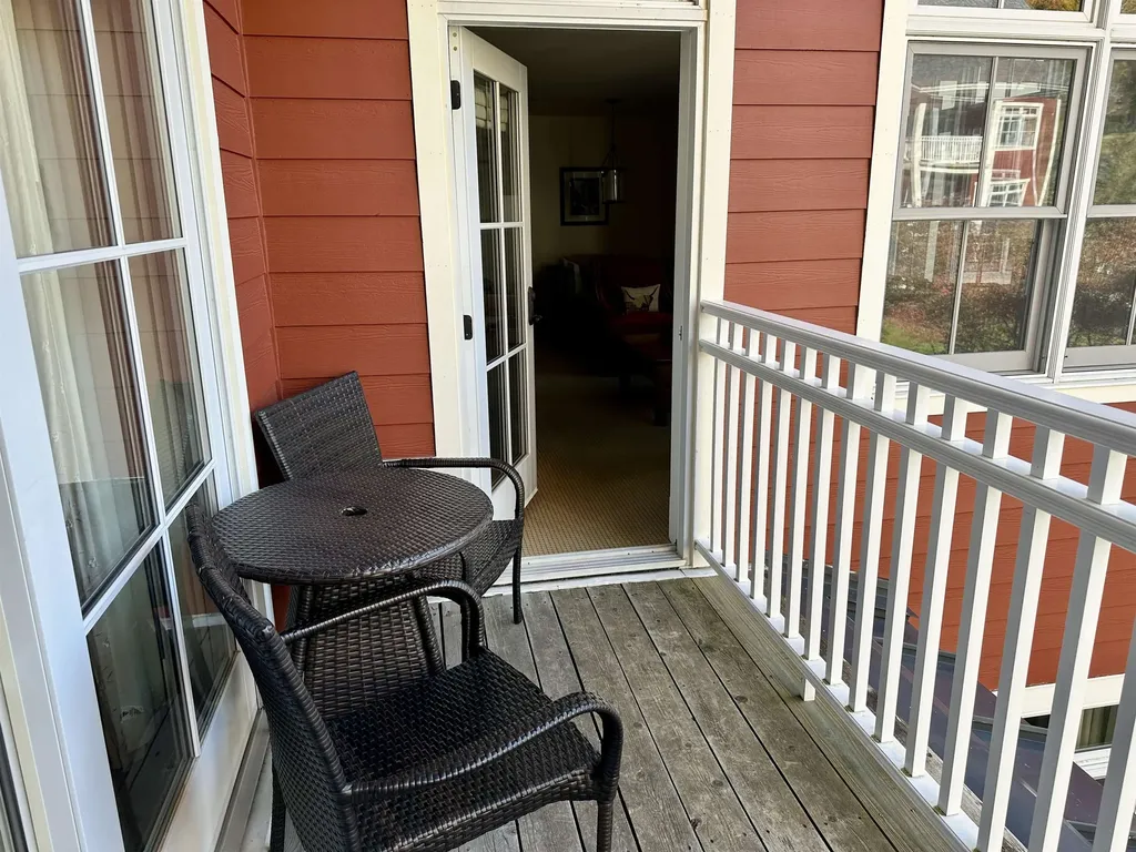 102 Forest 209 / Iii Drive Warren VT 05674