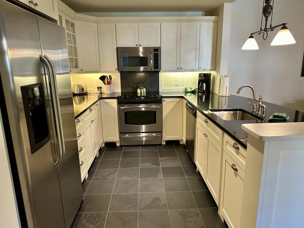 102 Forest 209 / Iii Drive Warren VT 05674
