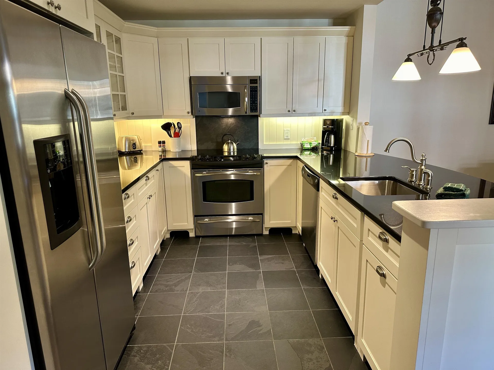 102 Forest 209 / Iii Drive Warren VT 05674