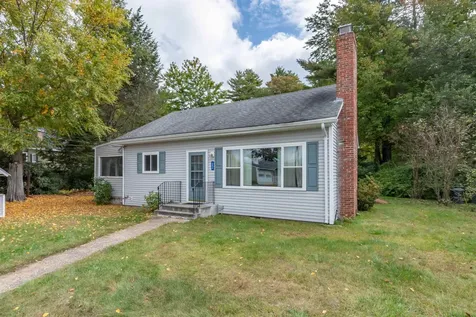 22 Wenmarks Road Newton NH 03858