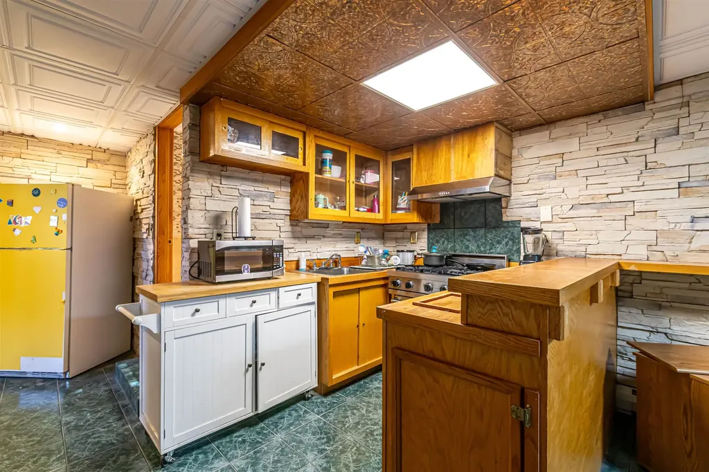 17 Pine Cone Drive Seabrook NH 03874