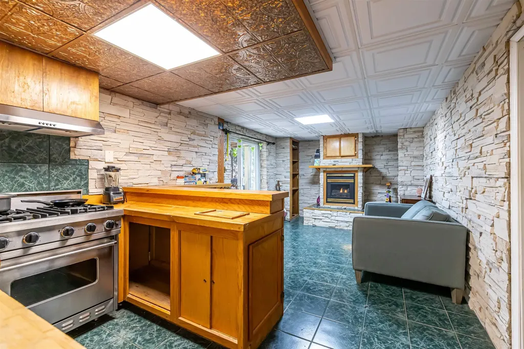 17 Pine Cone Drive Seabrook NH 03874