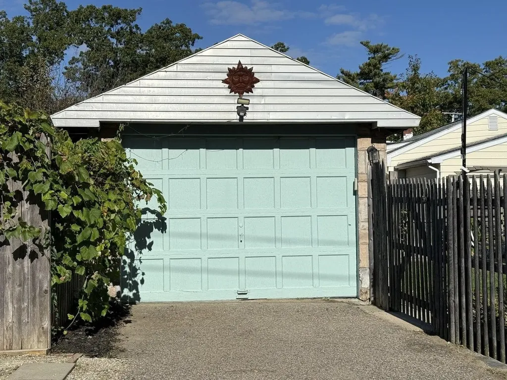 1885 North Avenue Burlington VT 05408