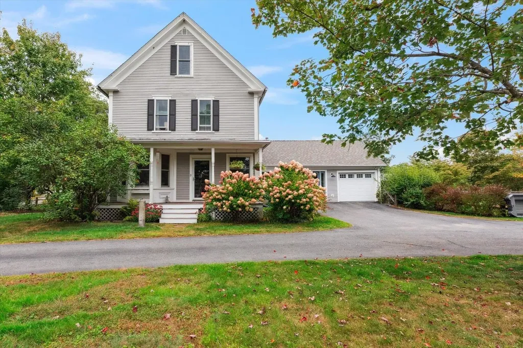 9 School Street Hancock NH 03449