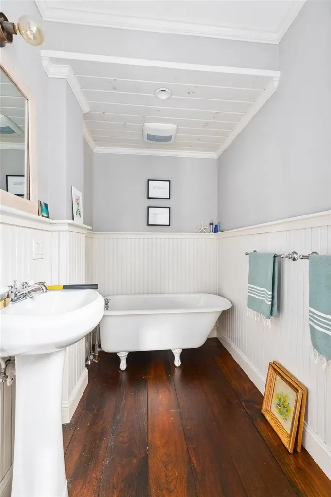 9 School Street Hancock NH 03449