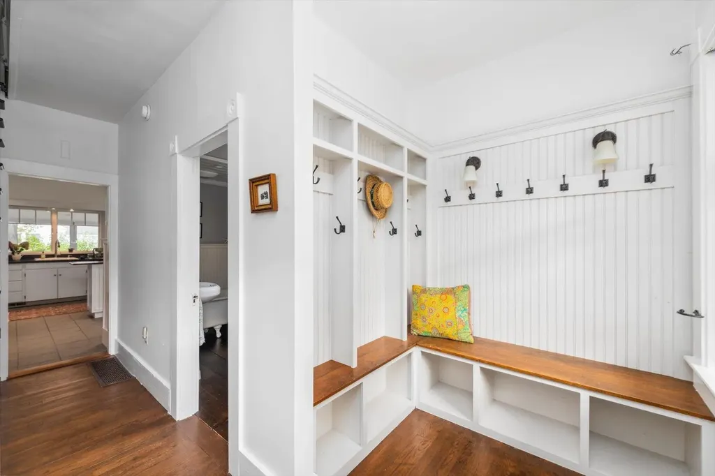 9 School Street Hancock NH 03449