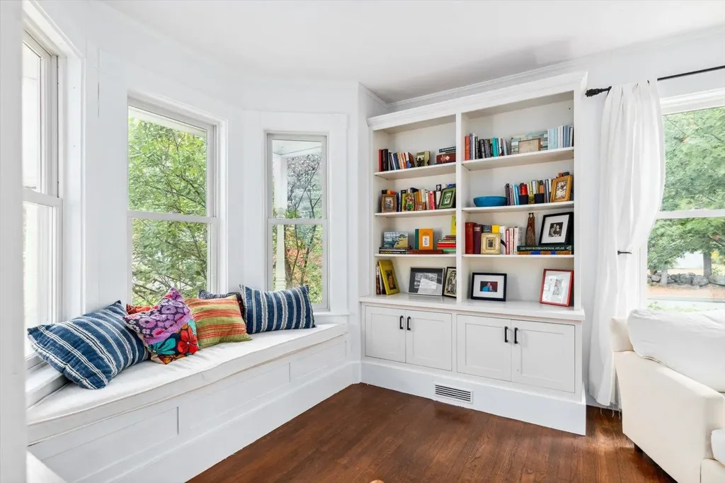 9 School Street Hancock NH 03449