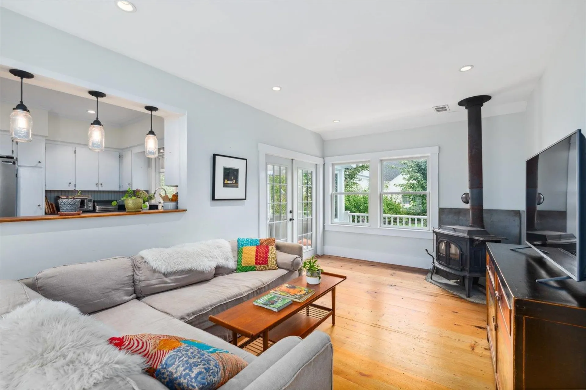 9 School Street Hancock NH 03449