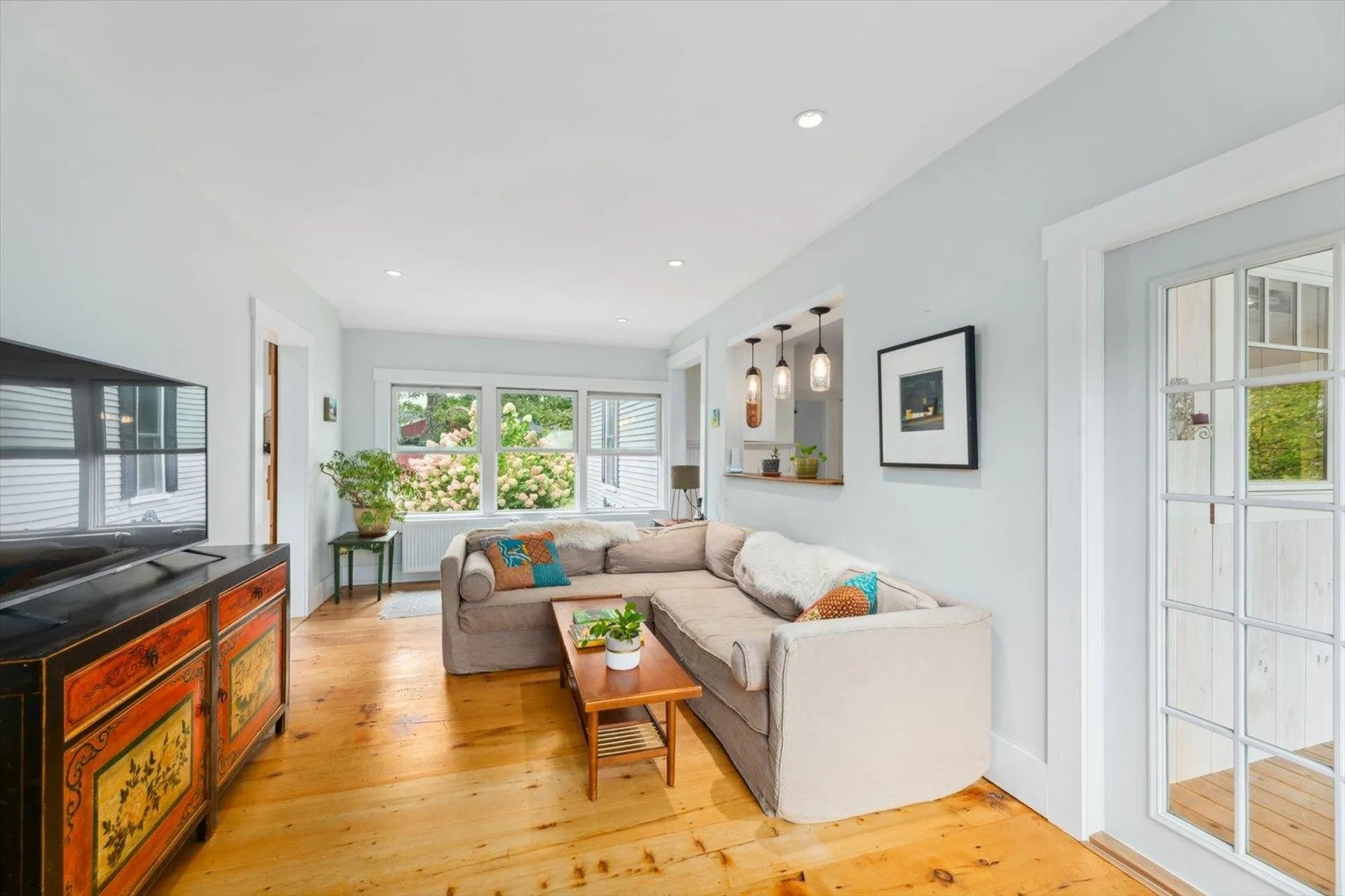 9 School Street Hancock NH 03449