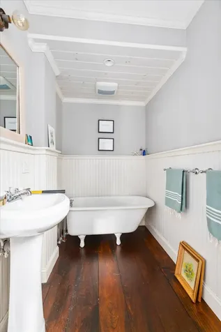 9 School Street Hancock NH 03449