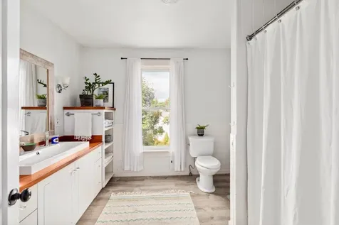 9 School Street Hancock NH 03449