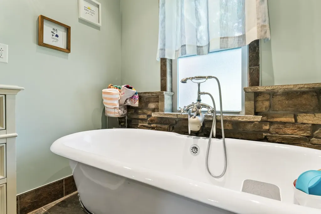 214 Main Street Farmington NH 03835