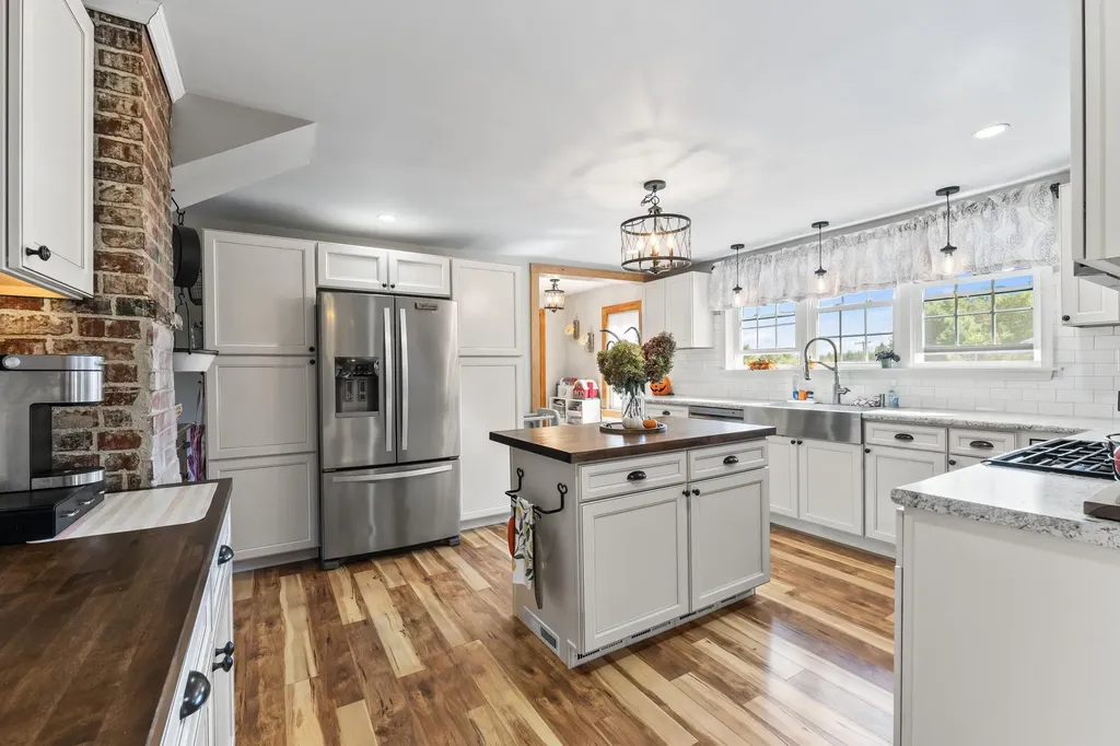 214 Main Street Farmington NH 03835