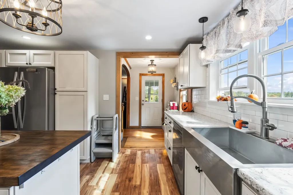 214 Main Street Farmington NH 03835