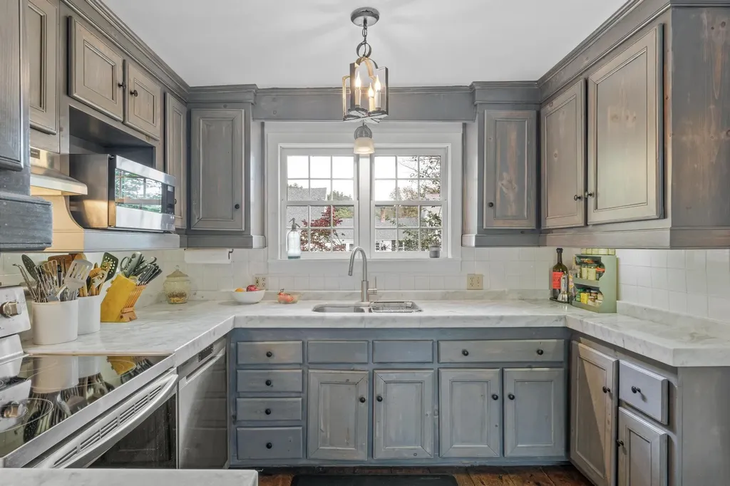 587 Vt Route 121 East Grafton VT 05146