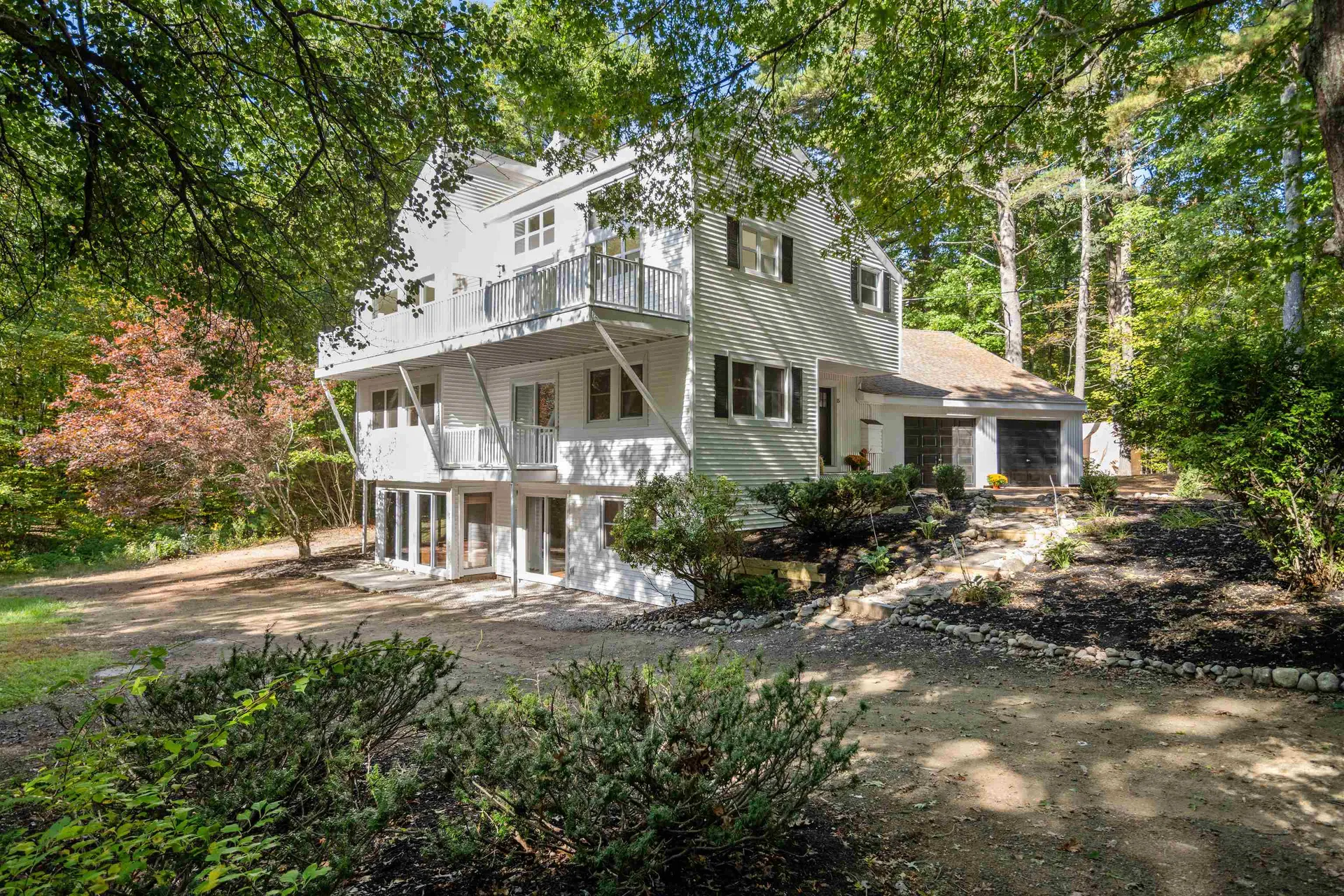 15 Sunshine Drive Kingston NH 03848