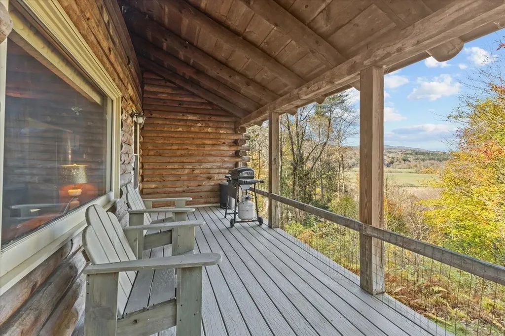 4 Woodlands Lane Hyde Park VT 05655