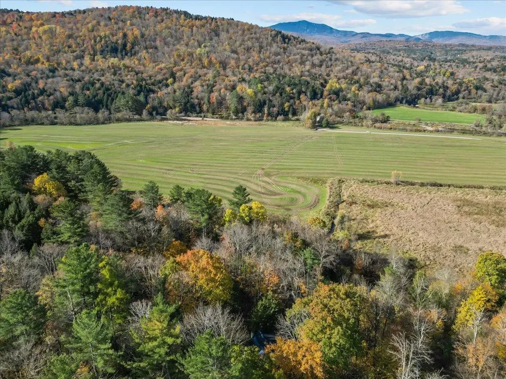 4 Woodlands Lane Hyde Park VT 05655