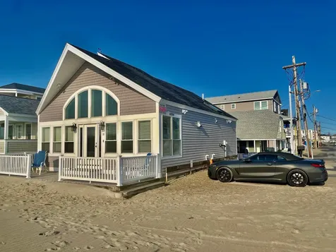 28 Concord Avenue Hampton NH 03842