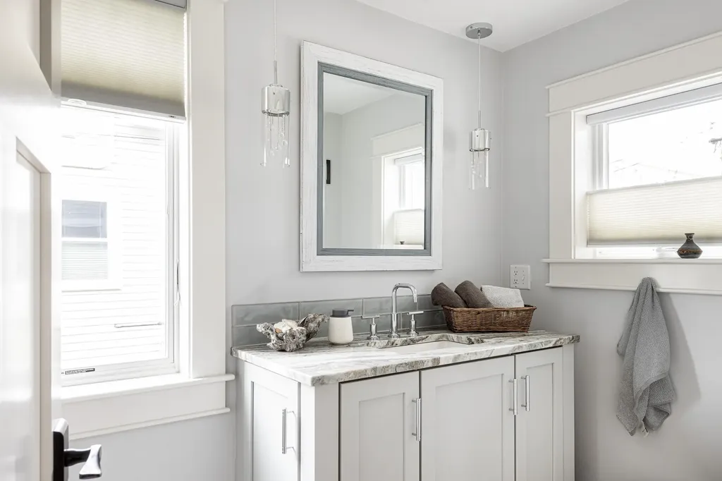 7 Shaw Street Hampton NH 03842