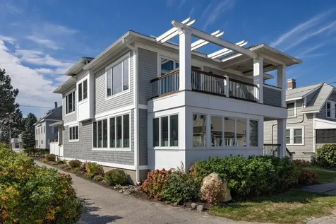 7 Shaw Street Hampton NH 03842