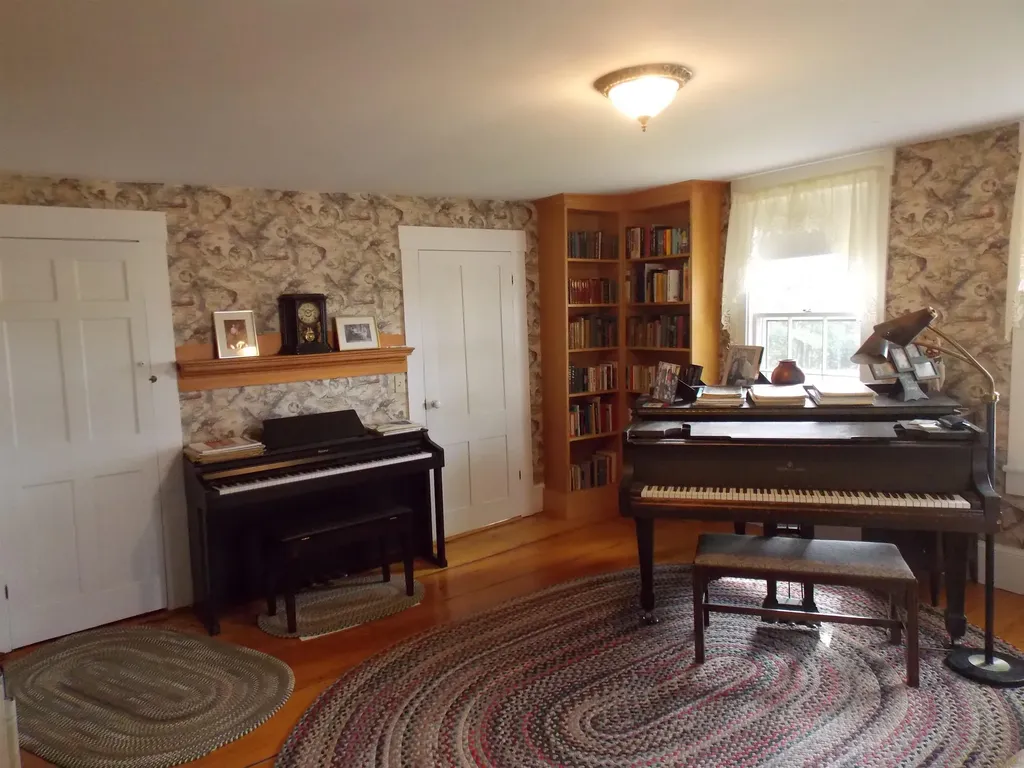 192 Gillingham Drive Newbury NH 03255