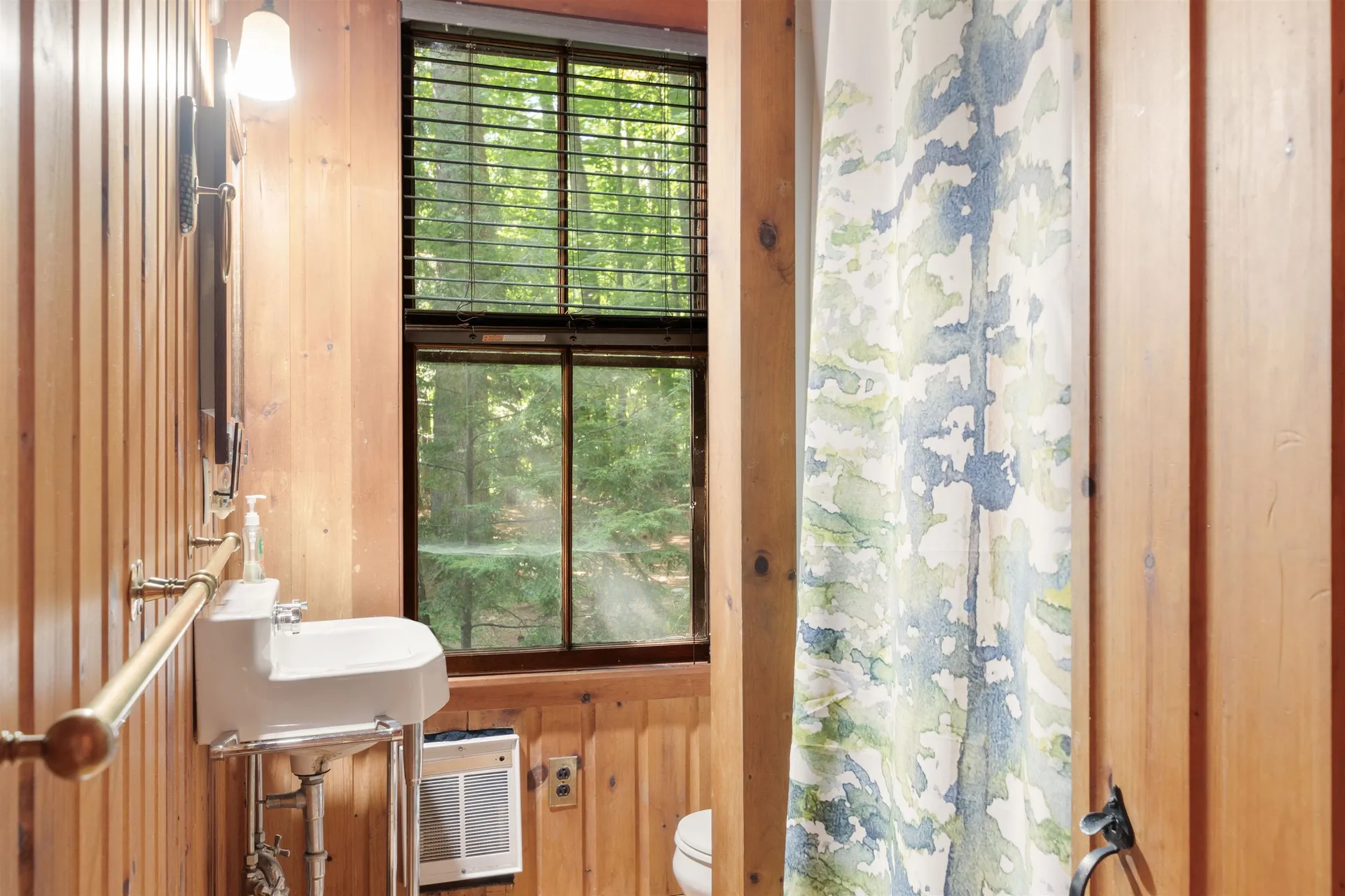 24 Alvord Road Holderness NH 03245-0000