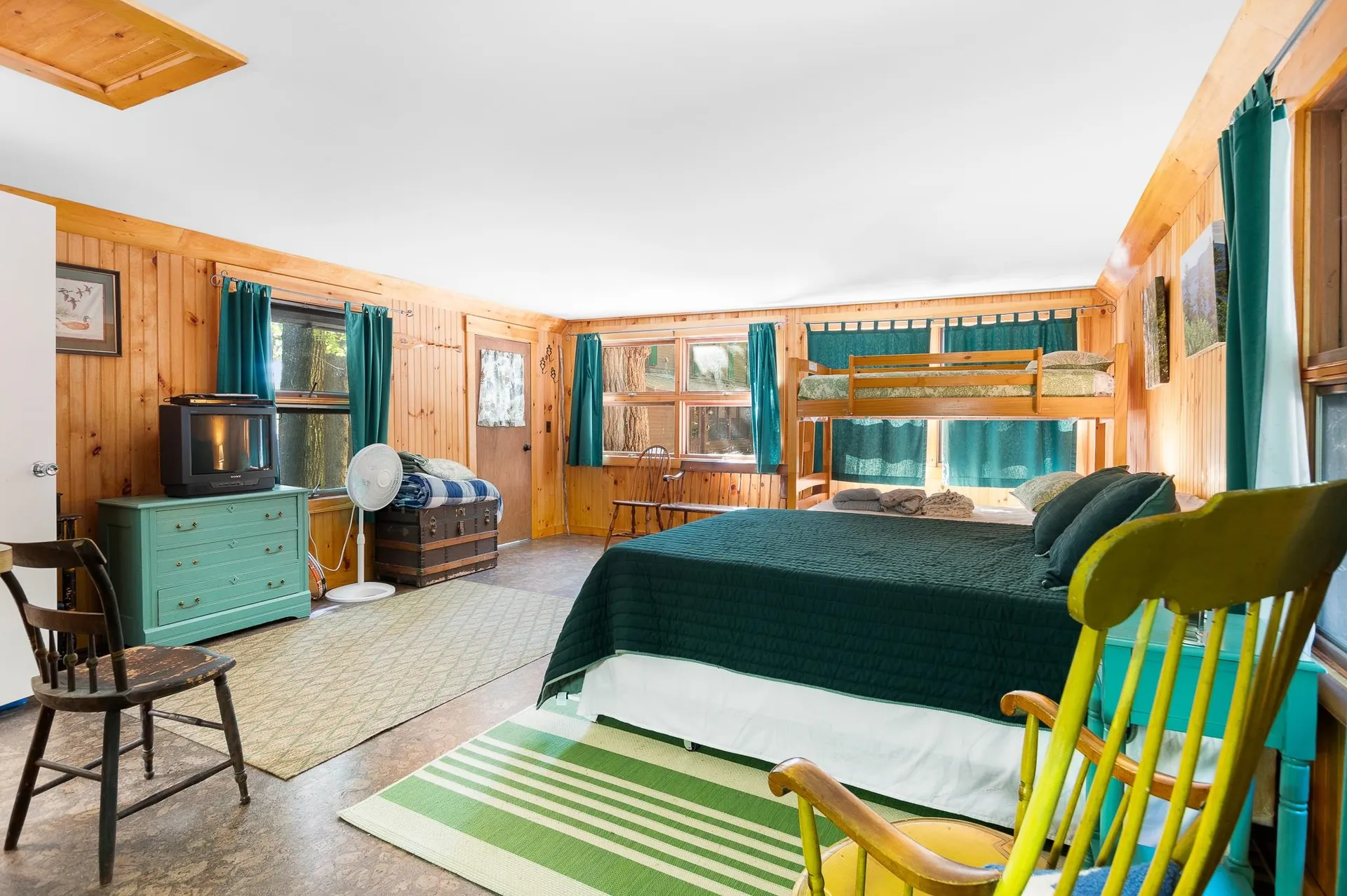 24 Alvord Road Holderness NH 03245-0000