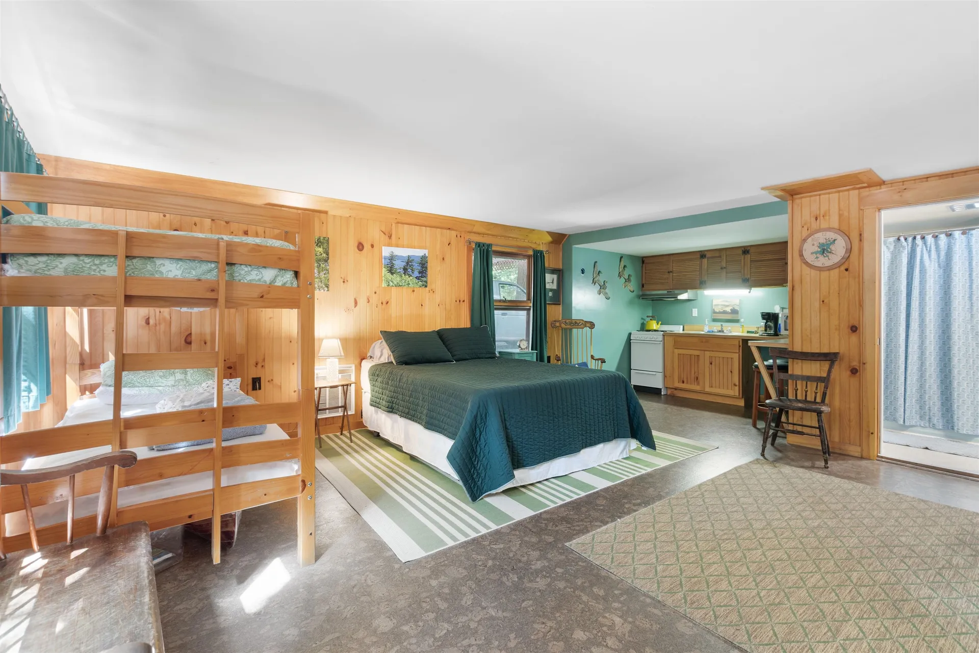 24 Alvord Road Holderness NH 03245-0000