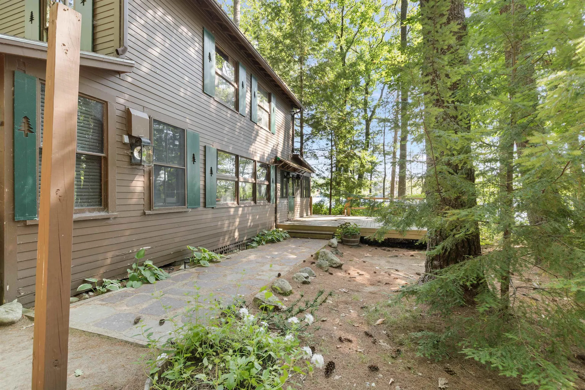 24 Alvord Road Holderness NH 03245-0000