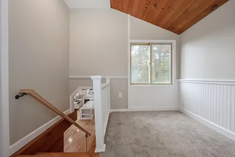 206 Shore Drive Salem NH 03079-1642