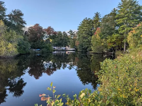 206 Shore Drive Salem NH 03079-1642