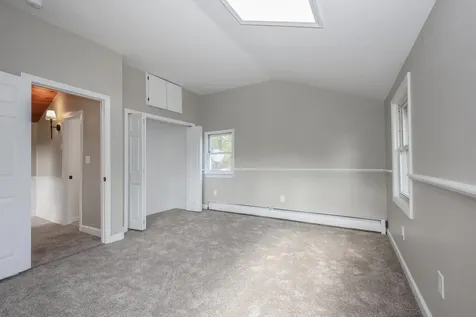 206 Shore Drive Salem NH 03079-1642