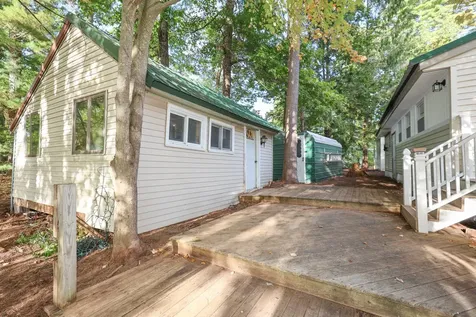 206 Shore Drive Salem NH 03079-1642