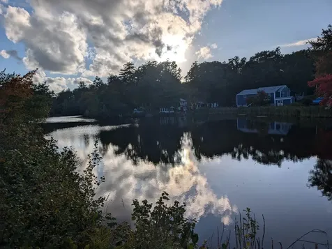 206 Shore Drive Salem NH 03079-1642
