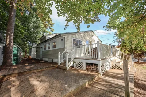 206 Shore Drive Salem NH 03079-1642