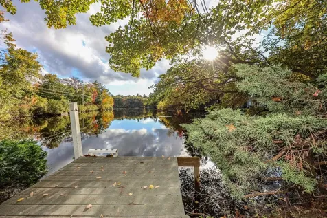 206 Shore Drive Salem NH 03079-1642